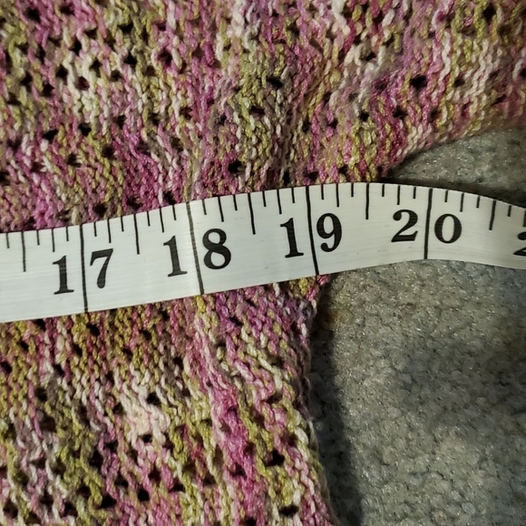 Lg vintage cardigan, so pretty in person short sleeved - Picture 3 of 5